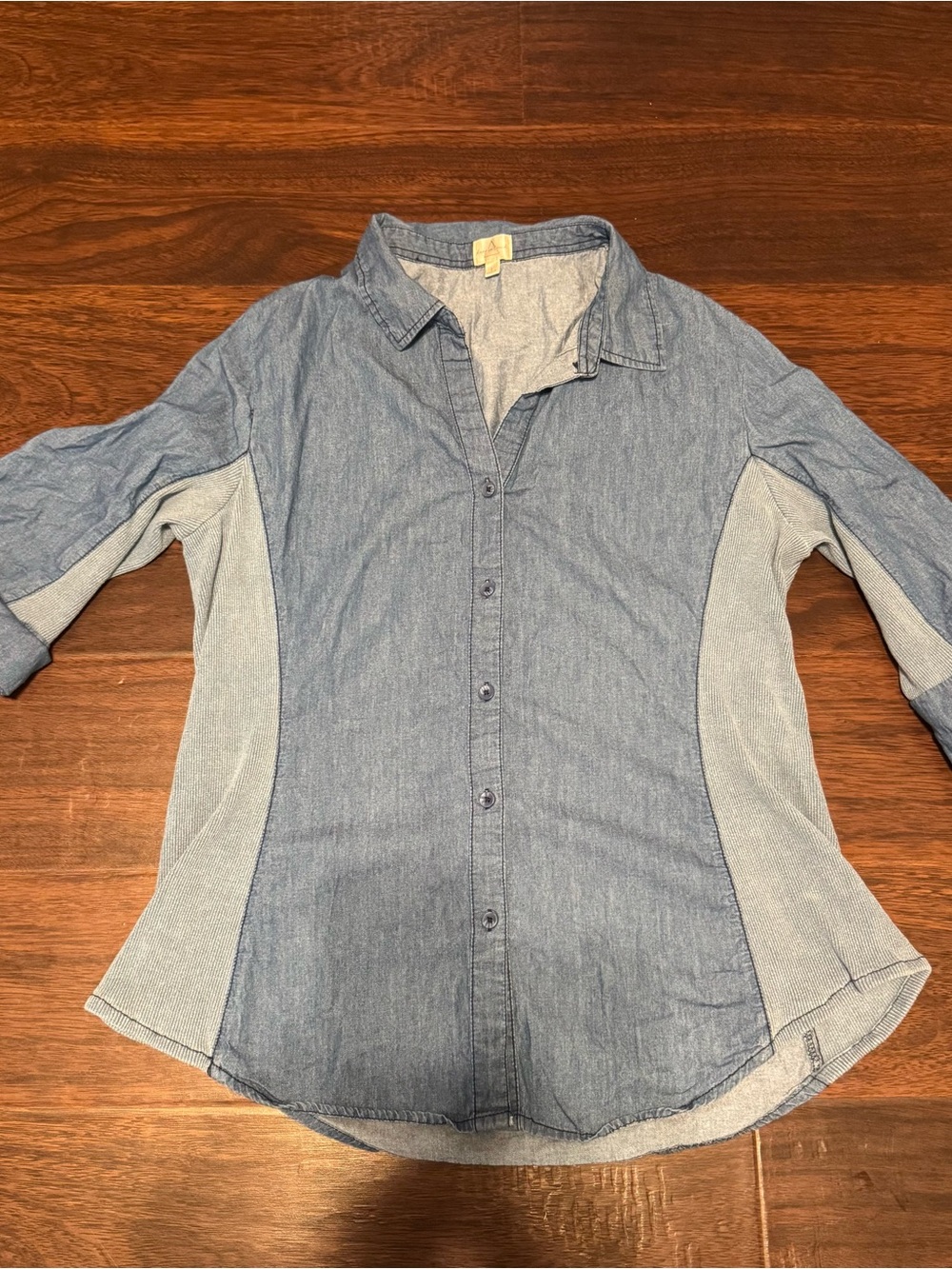 Keep In Touch Women’s Large Chambray Button Front Shirt